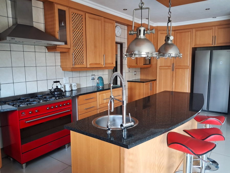 4 Bedroom Property for Sale in Ifafi North West